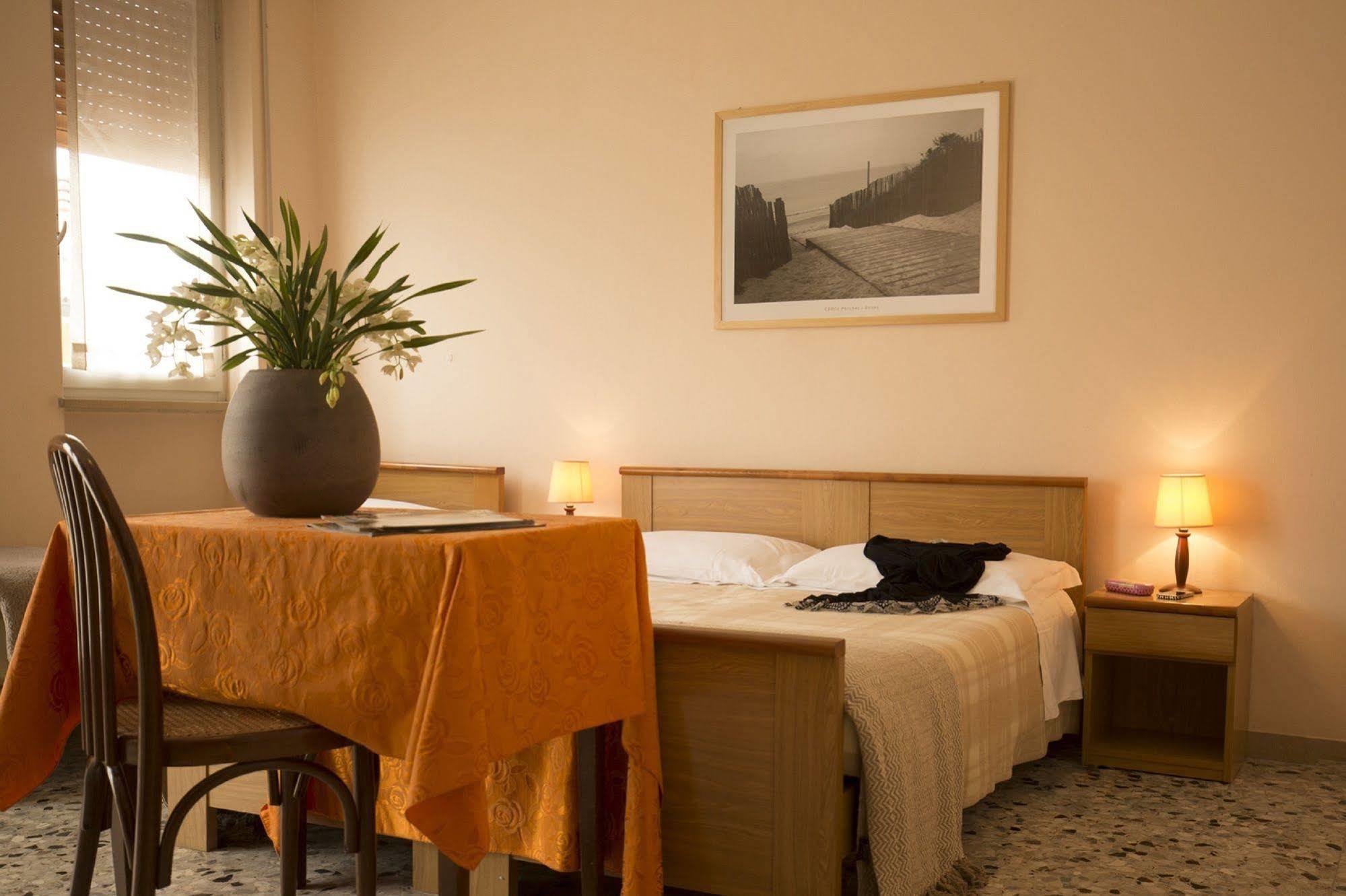 Hotel Buena Onda Peschiera del Garda Luaran gambar