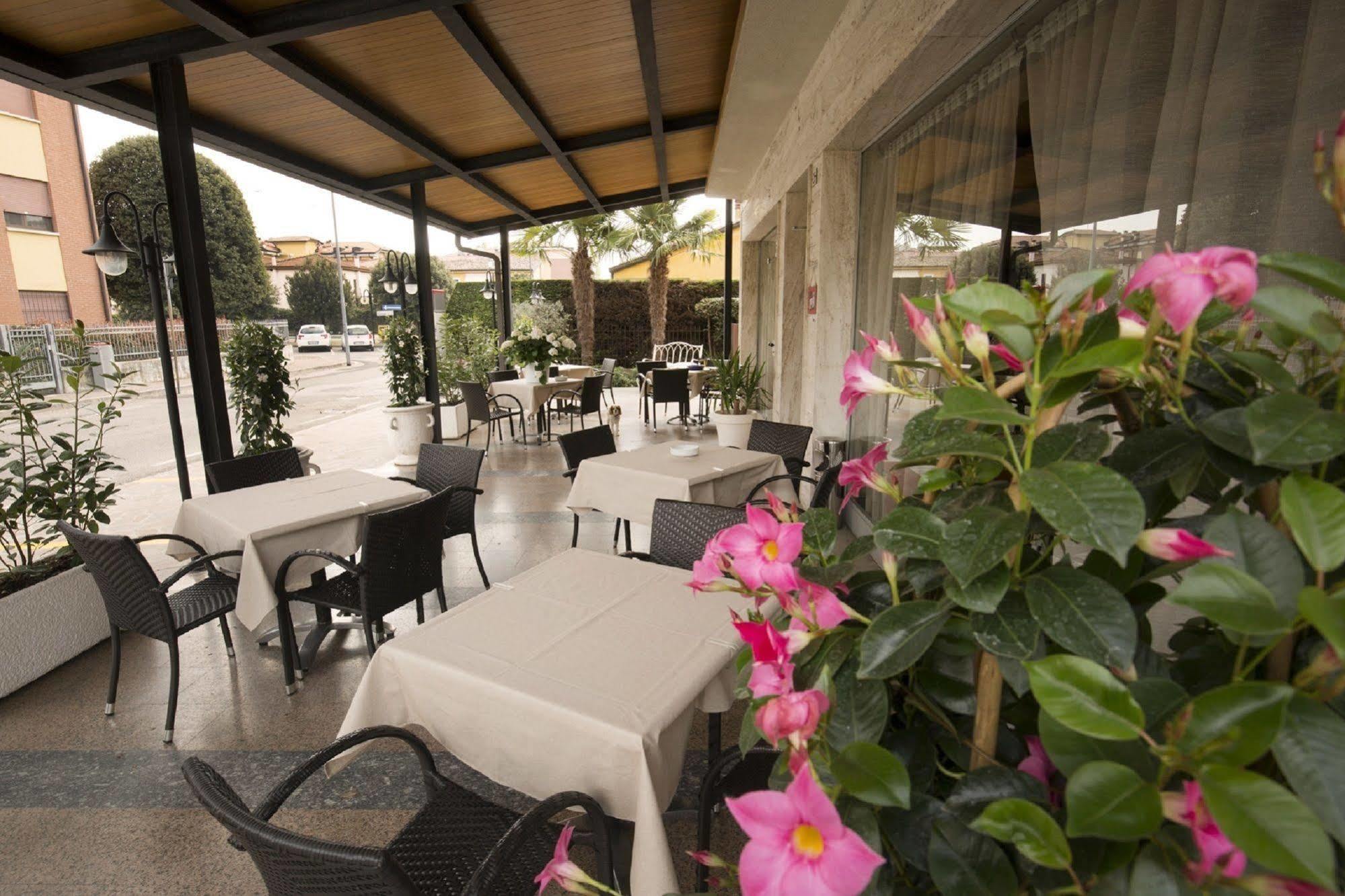 Hotel Buena Onda Peschiera del Garda Luaran gambar
